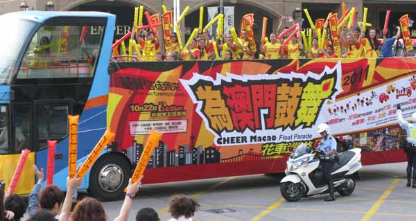 澳门首办基督教花车游行　交警特别开道
